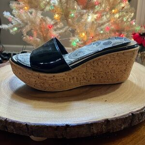 PLATFORM slide sandals size  4